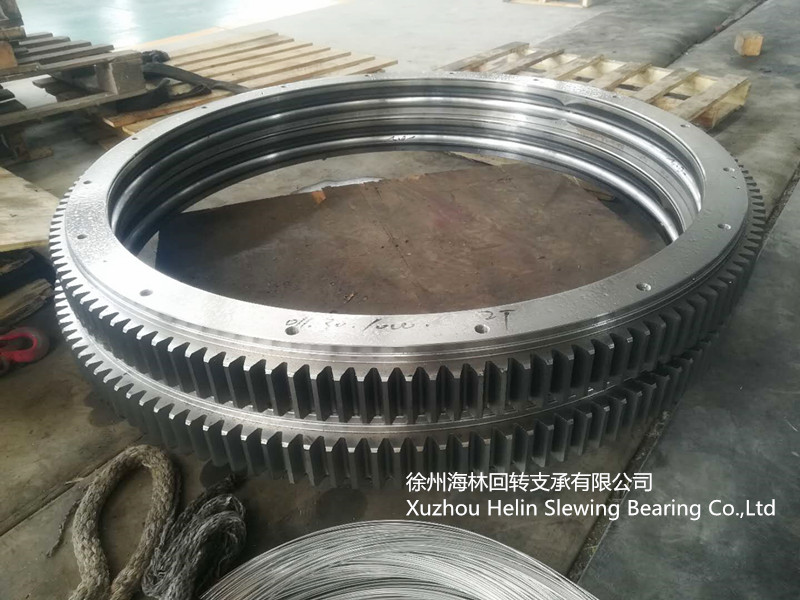Important matters needing attention in disassembly and assembly of slewing bearing of excavator