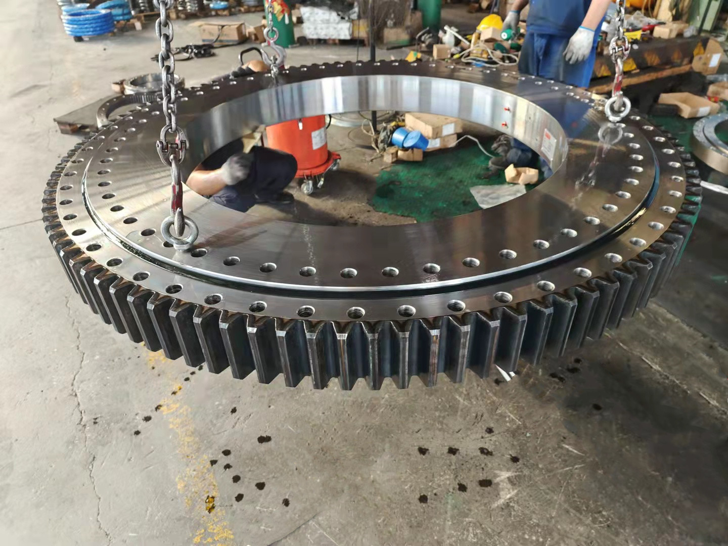 How to choose internal gear slewing ring and external gear slewing ring?