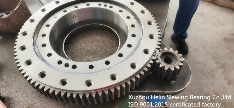 How to improve the service life of rotary bearing