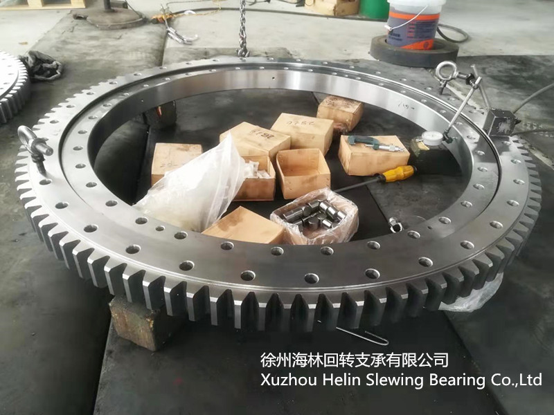 Roller slewing bearing 
